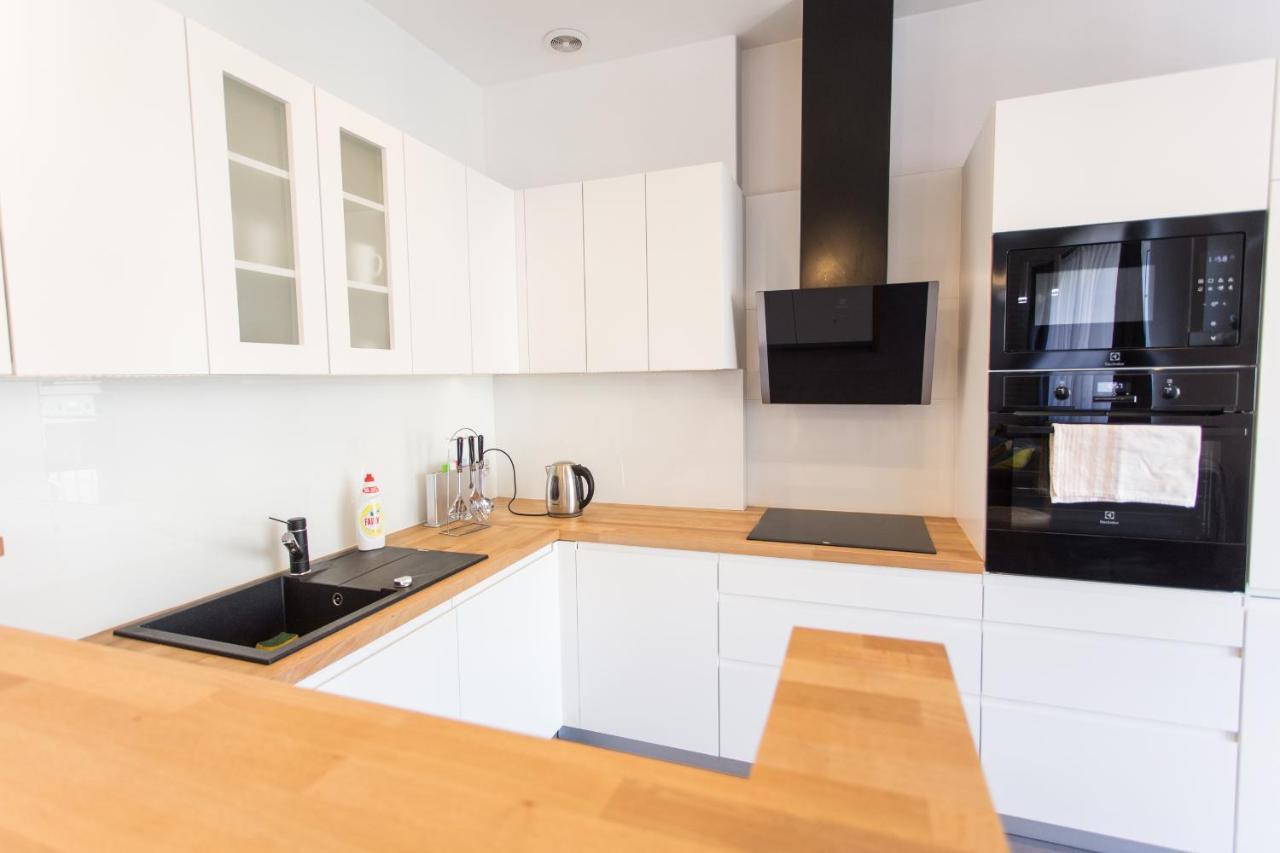 Fogra Travel Apartment คราคูฟ ภายนอก รูปภาพ