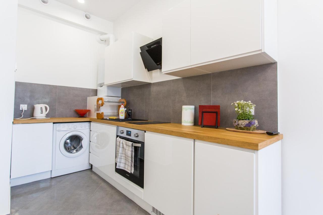 Fogra Travel Apartment คราคูฟ ภายนอก รูปภาพ
