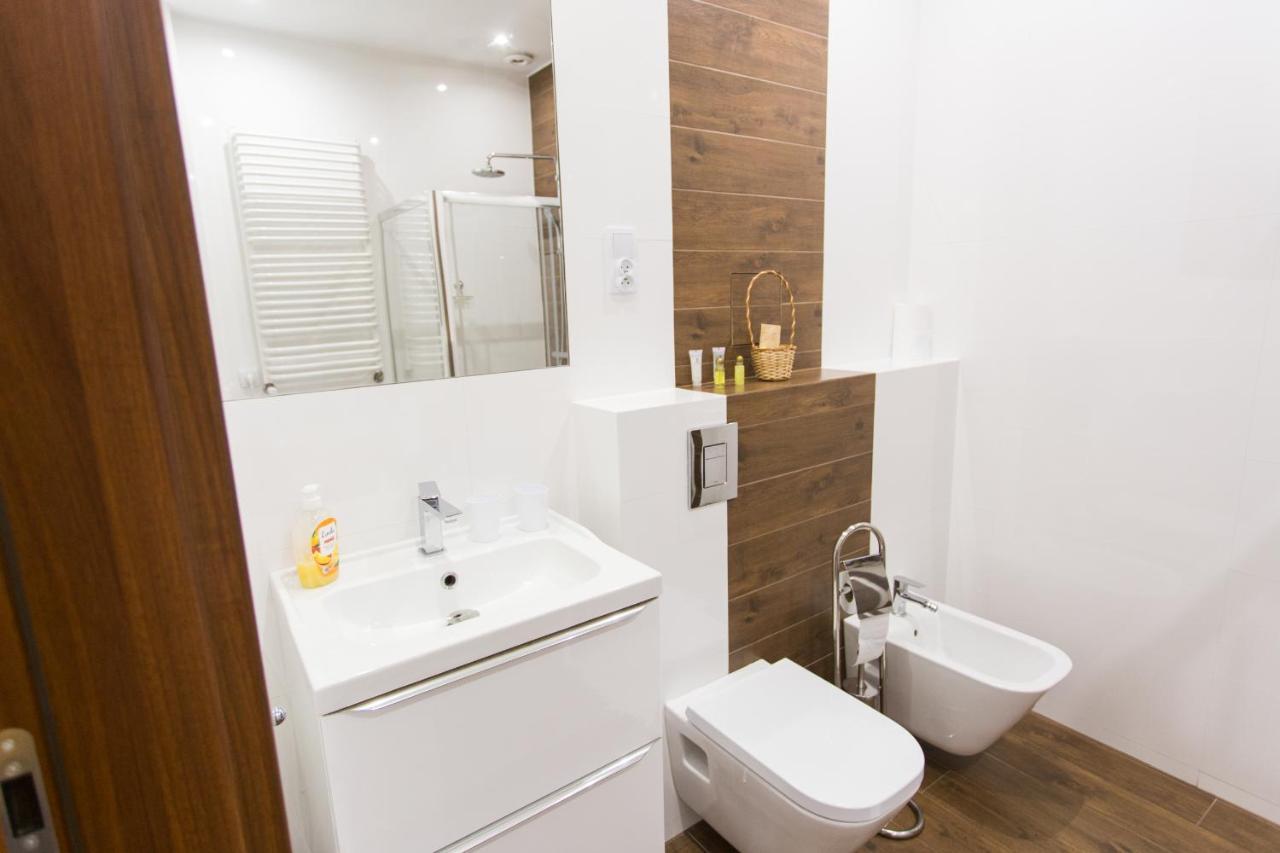 Fogra Travel Apartment คราคูฟ ภายนอก รูปภาพ