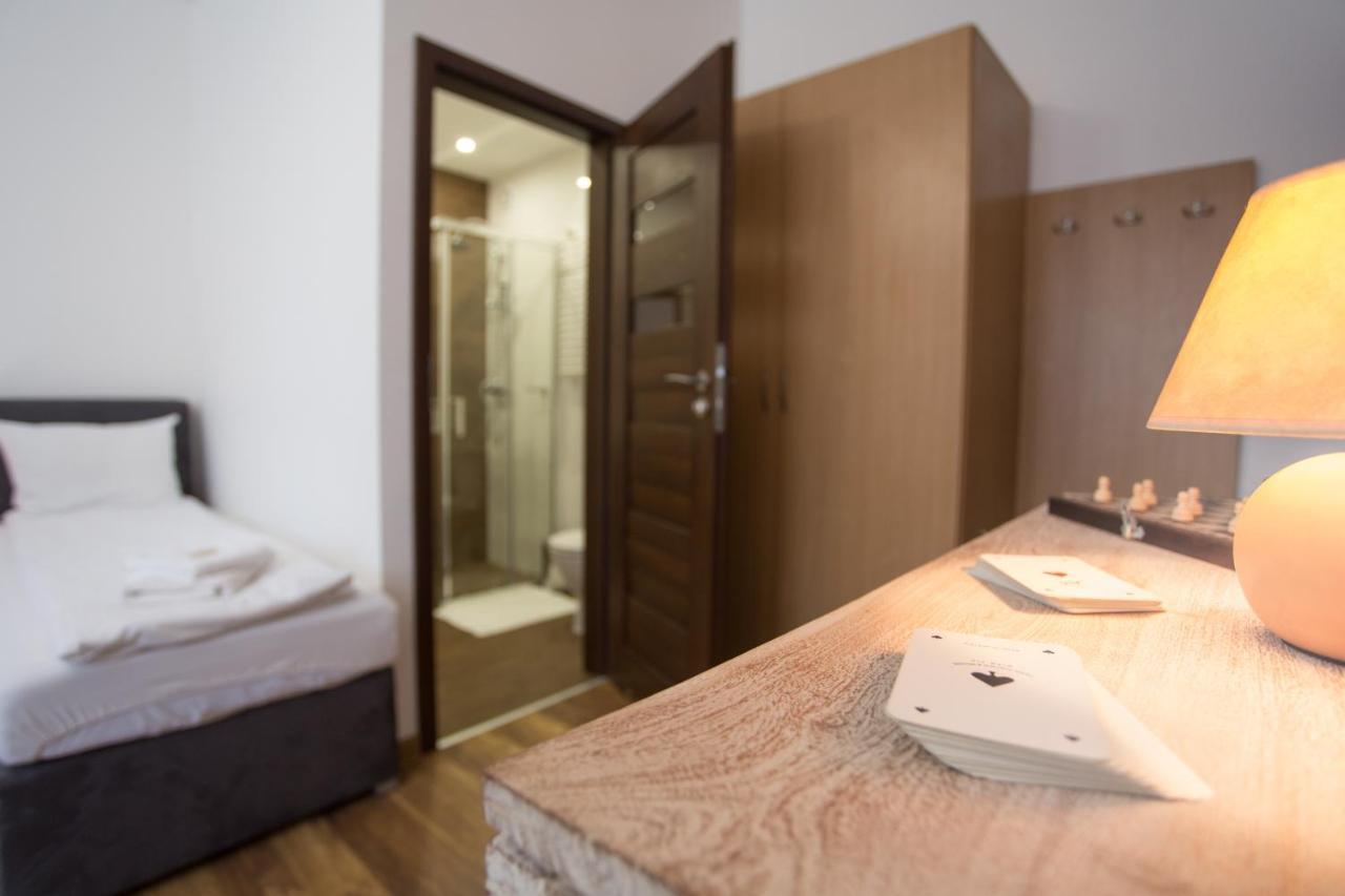 Fogra Travel Apartment คราคูฟ ภายนอก รูปภาพ